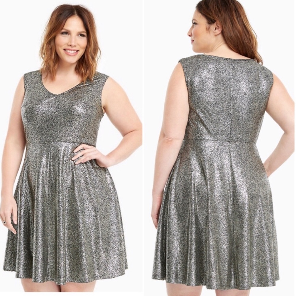 🎉 Torrid Black & Silver Foil Stretch Skater Dress
